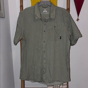 KUIU Short Sleeve Casual Button-Down Shirt in Olive